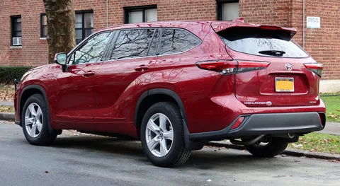 Toyota Highlander (XU70) — 5