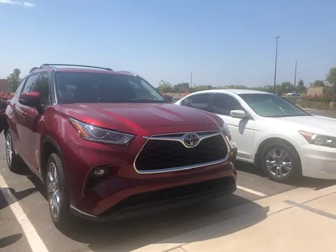Toyota Highlander (XU70) — 6