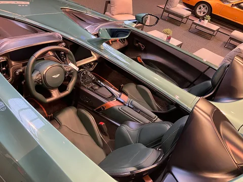 Aston Martin V12 Speedster — 6