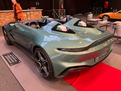 Aston Martin V12 Speedster — 8
