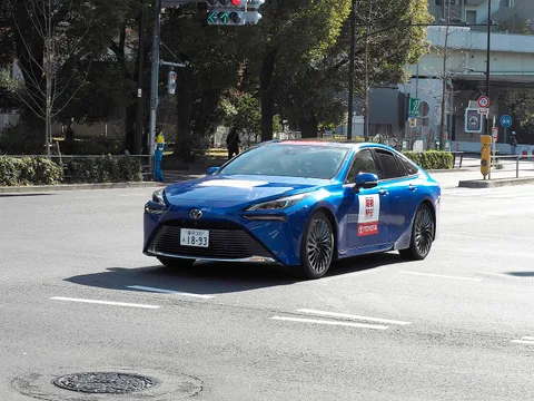 Toyota Mirai (JPD20) — 2