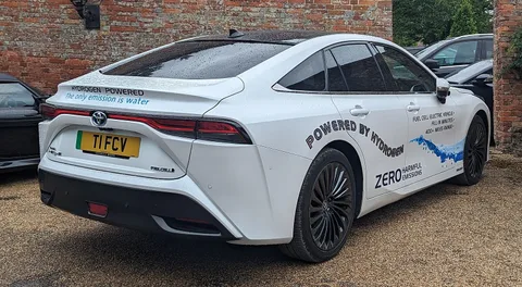 Toyota Mirai (JPD20) — 4