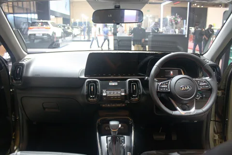 Kia Sonet — 7
