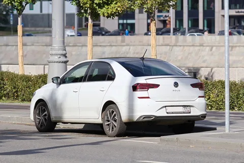Volkswagen Polo Sedan — 6