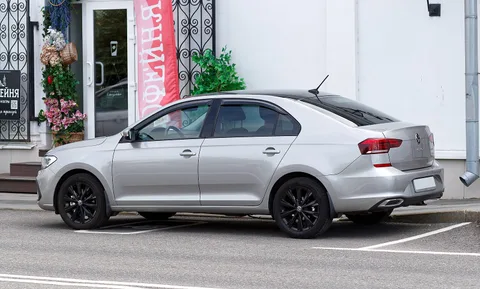 Volkswagen Polo Sedan — 8