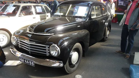 Volvo PV444 — 6